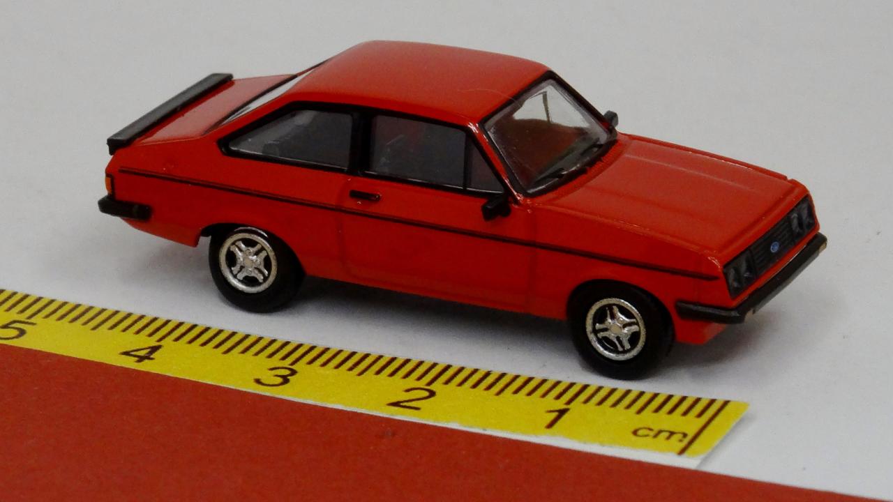 Ford Escort MK II R rot - PCX87 870720