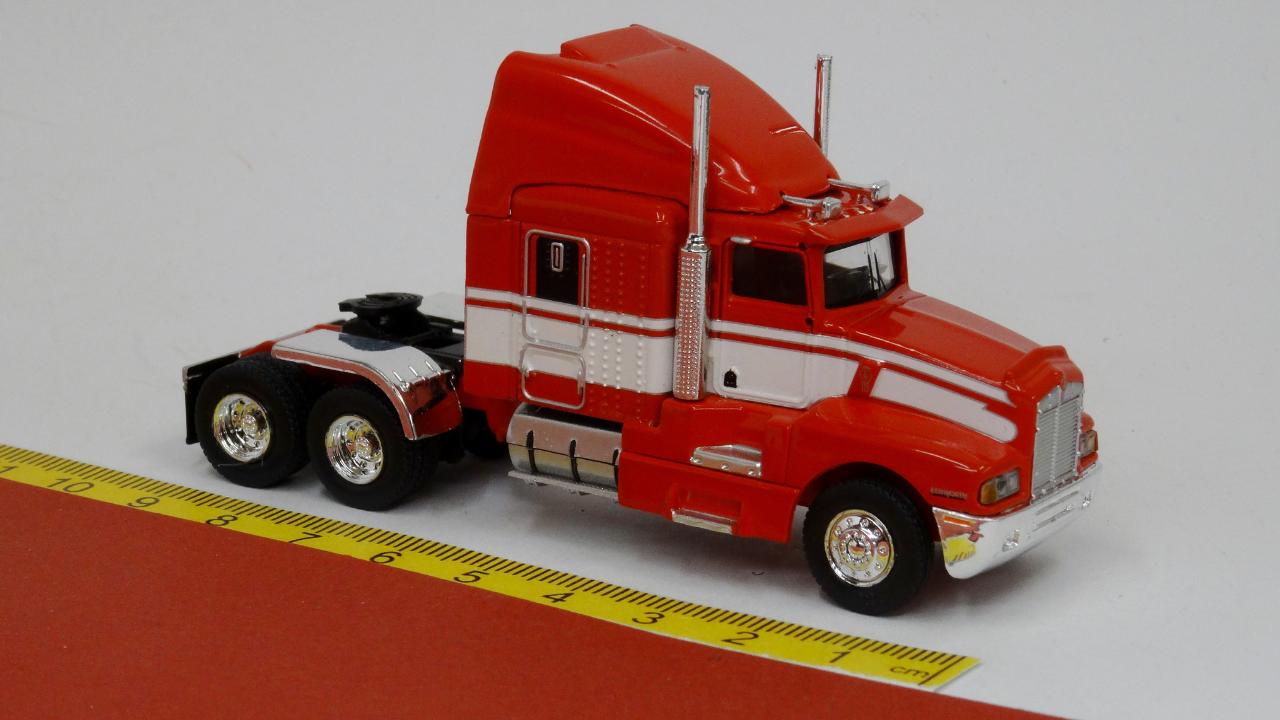 Kenworth T600 rot weiß - Brekina 85926