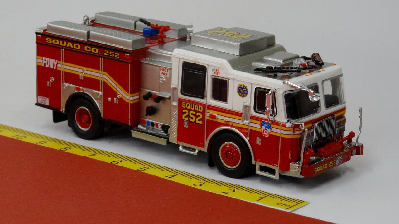 Seagrave Attacker FDNY New York - Squad 252 Brooklyn - PCX87 870843