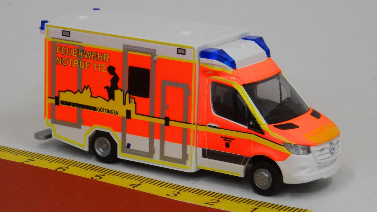 Mercedes Sprinter GSF RTW Feuerwehr Göttingen - Rietze 76158 ...