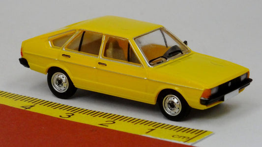 VW Passat B1 1977 gelb - PCX87 870781