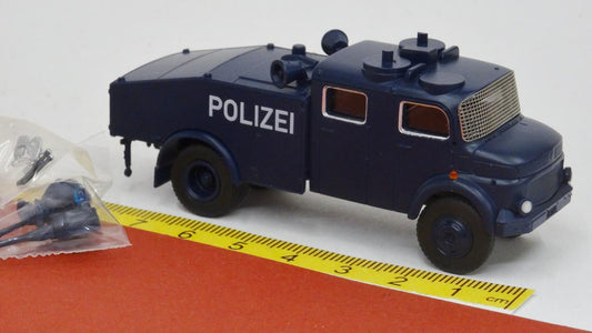 Mercedes LA 1113 Wasserwerfer Polizei Berlin - Brekina 47181