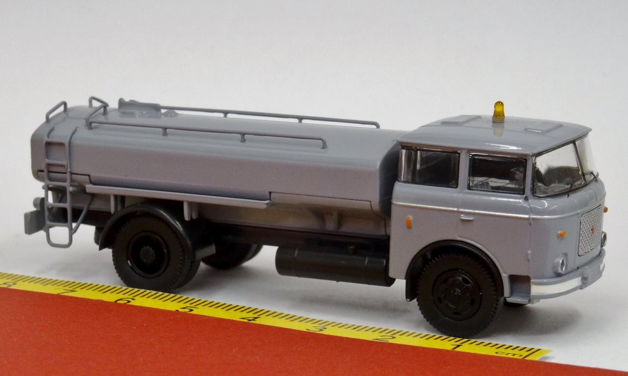 LIAZ 706 Sprengwagen 1970 grau - Brekina 71871