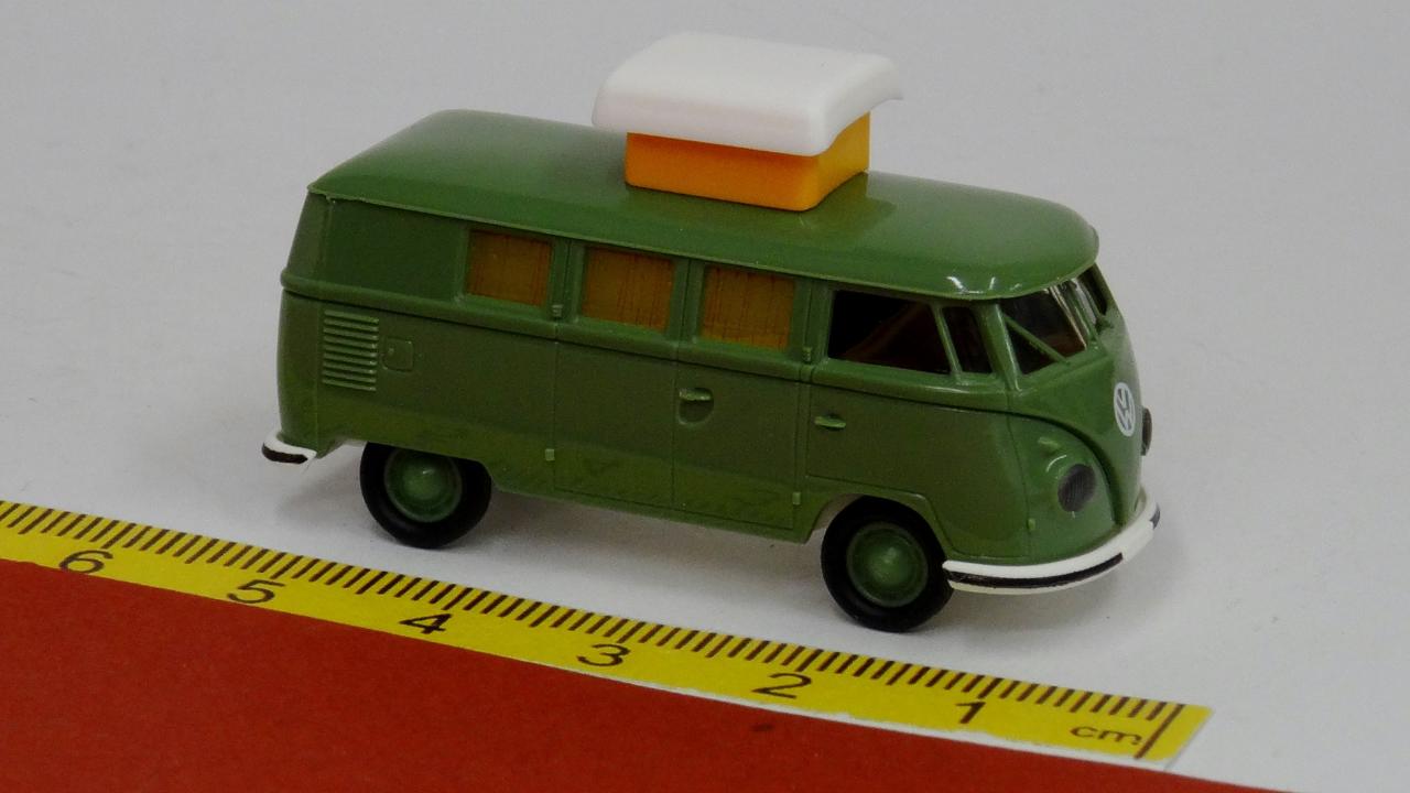 Volkswagen VW T1 1960 Camper grün - Brekina 31616