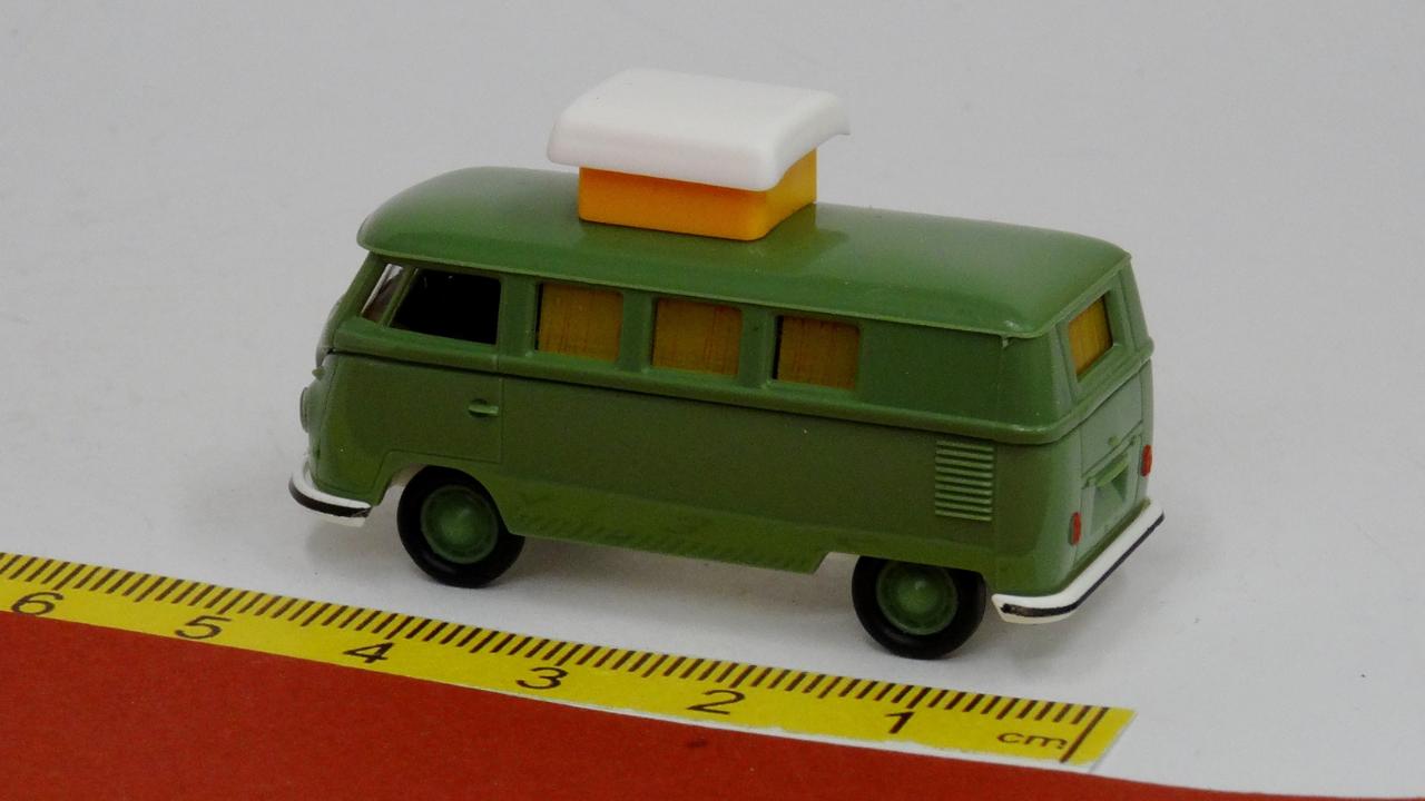 Volkswagen VW T1 1960 Camper grün - Brekina 31616