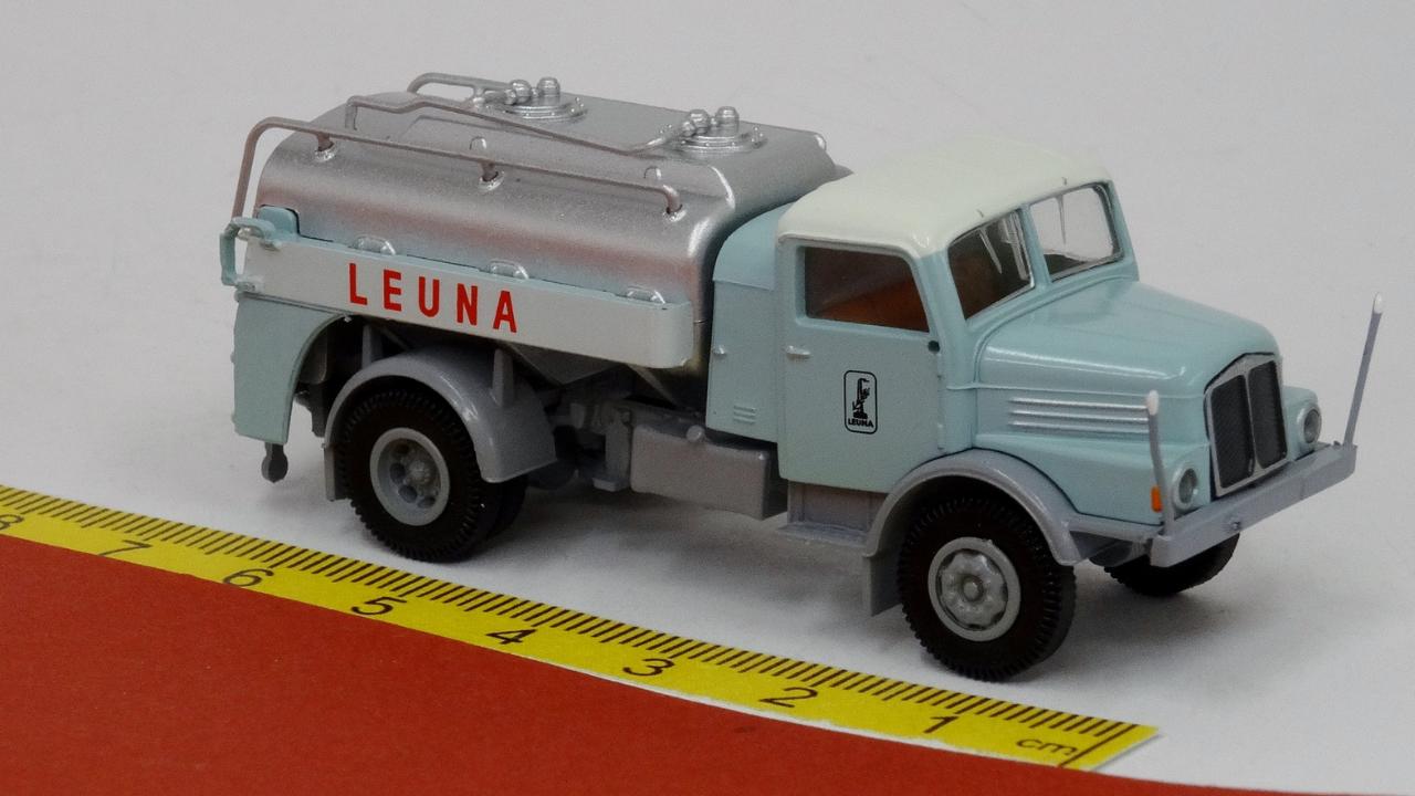 IFA S 4000-1 Tankwagen Leuna - Brekina 71478