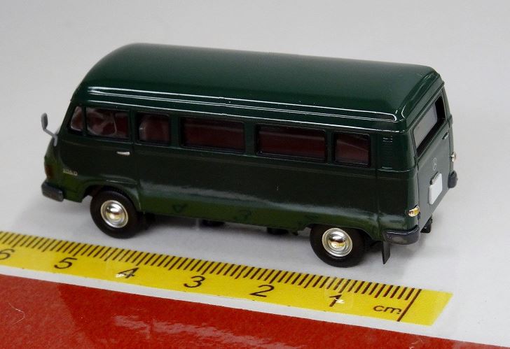 Brekina Starmada: Mercedes MB L 206 D Kombi Bus grün - 13250