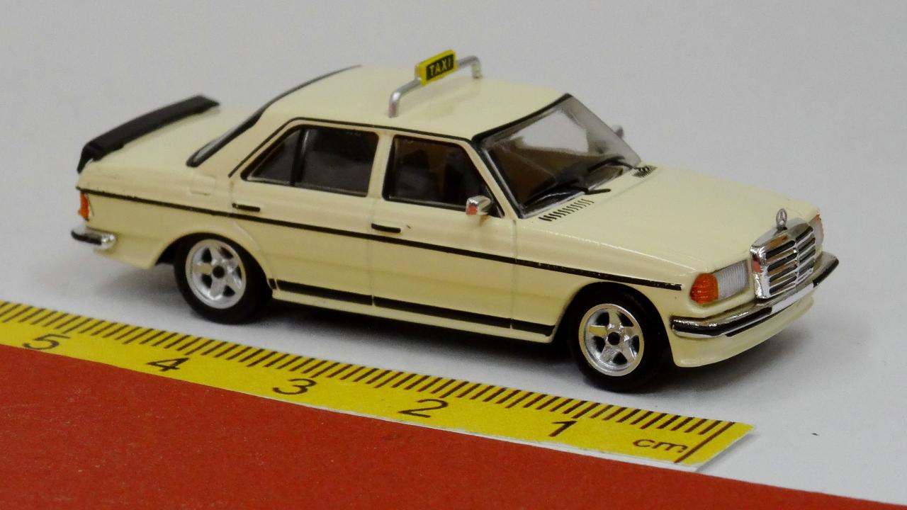 Mercedes W123 AMG (1980) Taxi - PCX87 871563