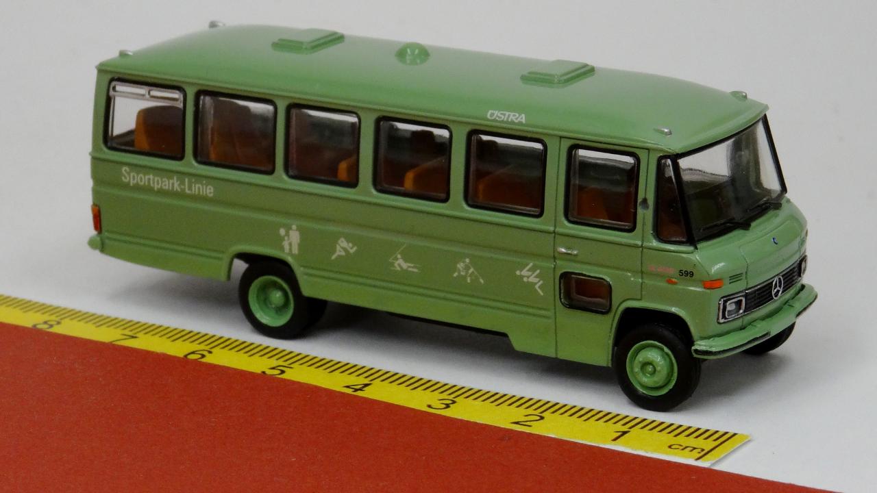 Mercedes O 309 ÜSTRA Hannover - Brekina 36753