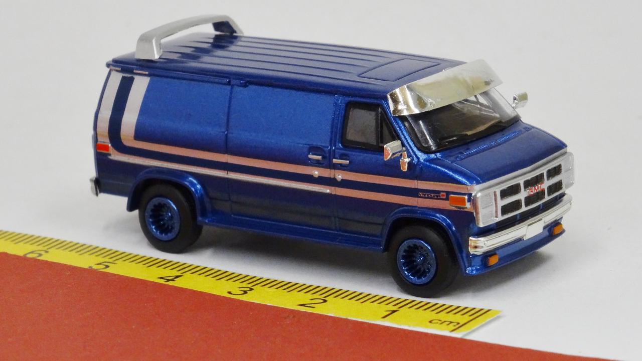 GMC Vandura (1983) blau - Brekina 18253
