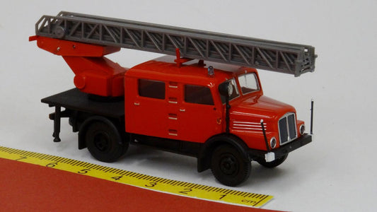 IFA S 4000-1 Servicewagen mit Drehleiter Feuerwehr - Brekina 71765
