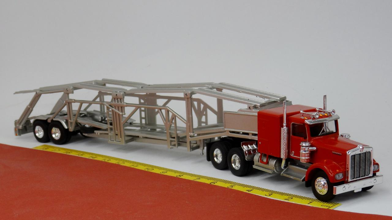 Kenworth W900 rot Autotransporter - Brekina 86262