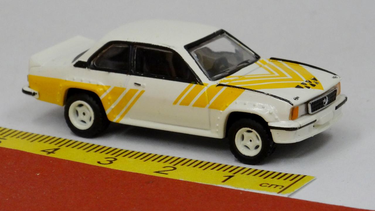 Opel Ascona B 400 Dekor gelb - Brekina 20772