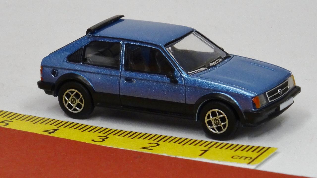 Opel Kadett D SR (1980) blau metallic - PCX87 870739