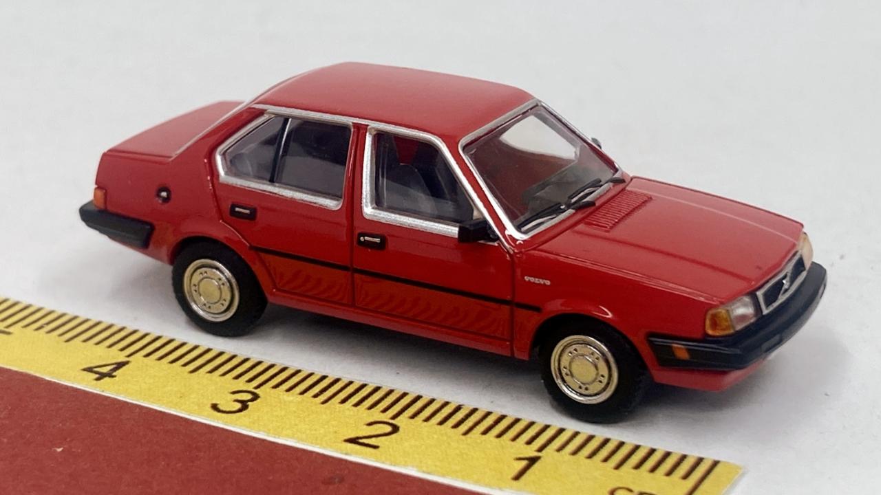 Volvo 340 DL (1985) rot - PCX87 870820