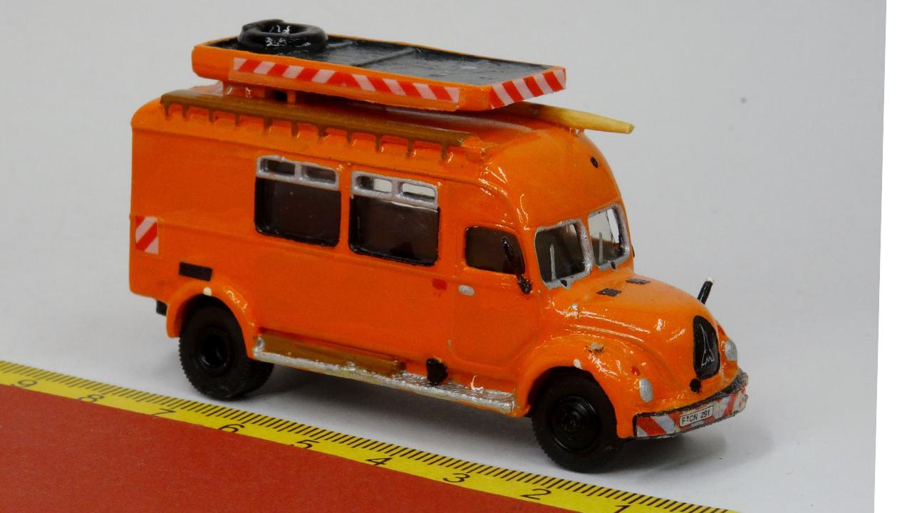 Betriebsfahrzeug Eigenbau: Magirus Turmwagen orange