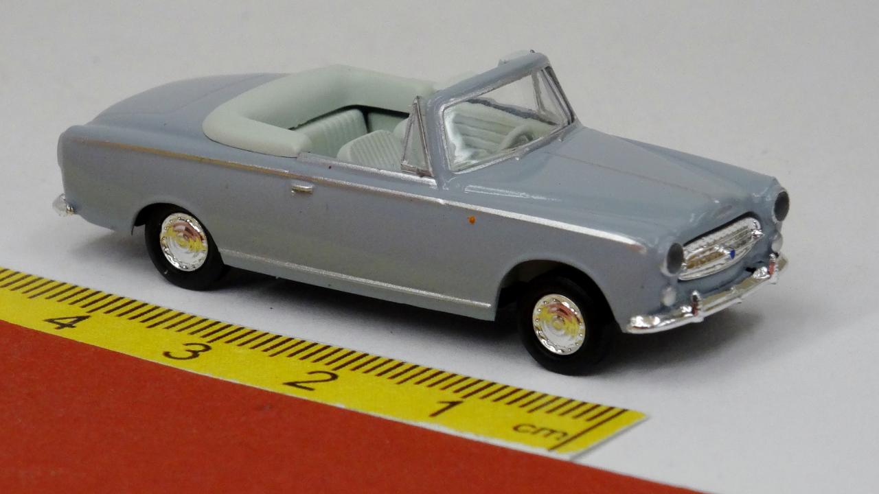 Peugeot 403 Cabrio grau (Inspektor Columbo) - Brekina 29161