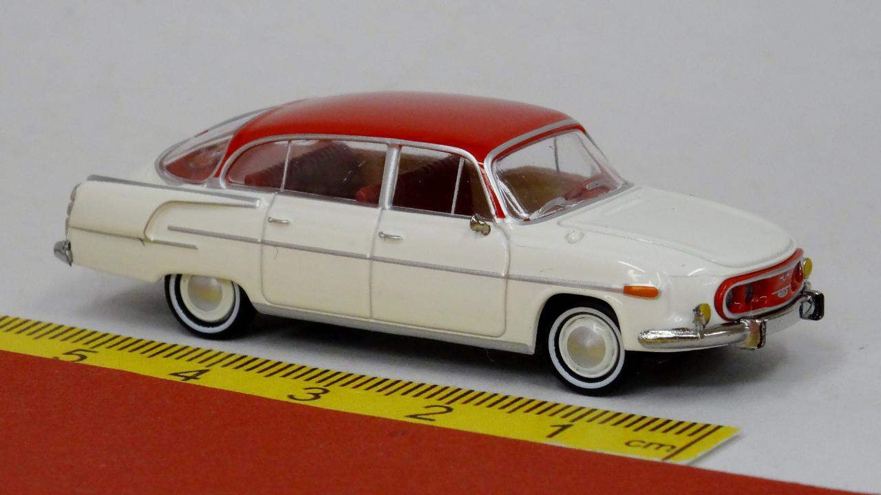 Tatra 603-2 weiß rot - Brekina 27328