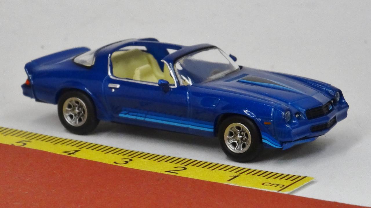 Chevrolet Camaro 1980 blau mit Dekor - Brekina 18054