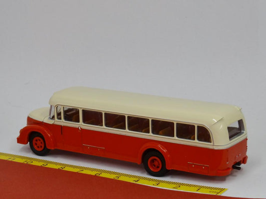 MAN MKN 26 Rundhauber 1952 elfenbein rot - Brekina 59221