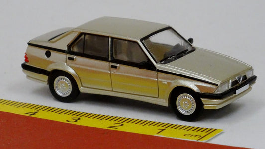 Alfa Romeo 75 beige - PCX87 870785