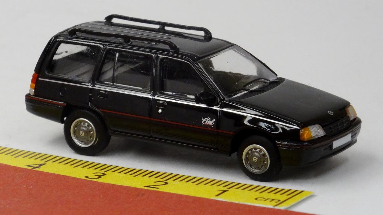 Opel Kadett E Caravan 1989 - schwarz - PCX87 871458