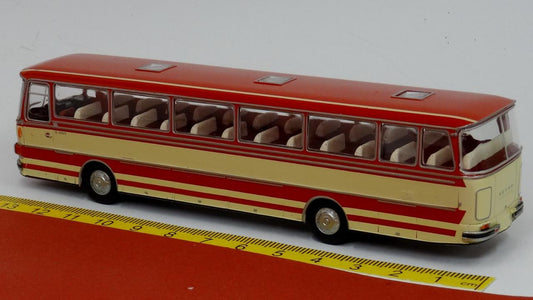 Setra S 150 H Reisebus rot elfenbein - Brekina 56050
