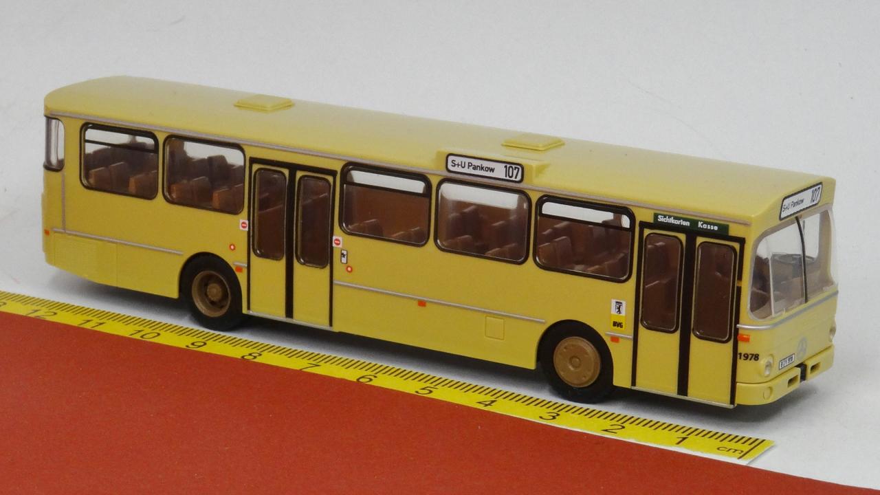 Mercedes O 305 BVG Berlin - ohne Werbung Wg. 1978 - Rietze Sondermodell