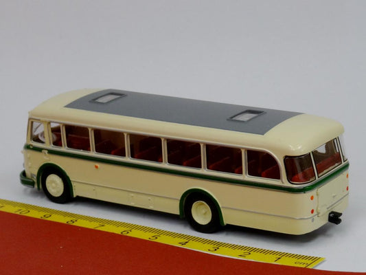 IFA H6B Bus elbenbein grün - Brekina 59851