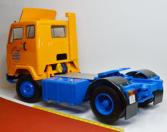 Volvo F 88 blau orange Deutrans Zugmaschine Truck 1:18 - Road Kings RK180062
