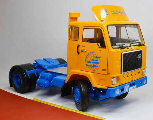 Volvo F 88 blau orange Deutrans Zugmaschine Truck 1:18 - Road Kings RK180062