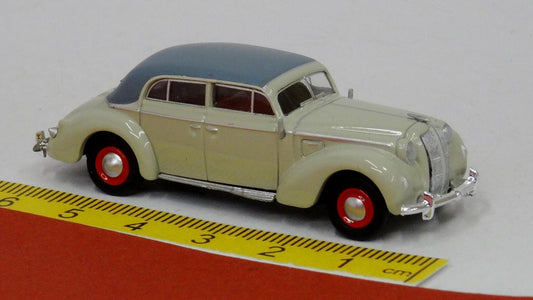 Opel Admiral 1938 zweifarbig grau - Brekina 20454