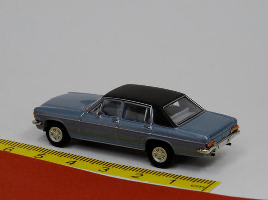 Opel Diplomat eisblau metallic schwarzes Dach - Brekina 20720