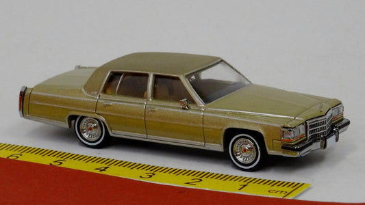 Cadillac Fleetwood Brougham 1982 metallic beige - PCX87 870451