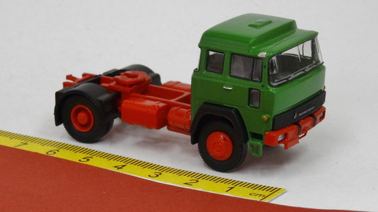 Magirus 310 D Sattelzugmaschine grün - Brekina 83281