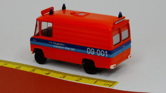 Mercedes MB L 508 RTW Flughafen Frankfurt - Brekina 36919
