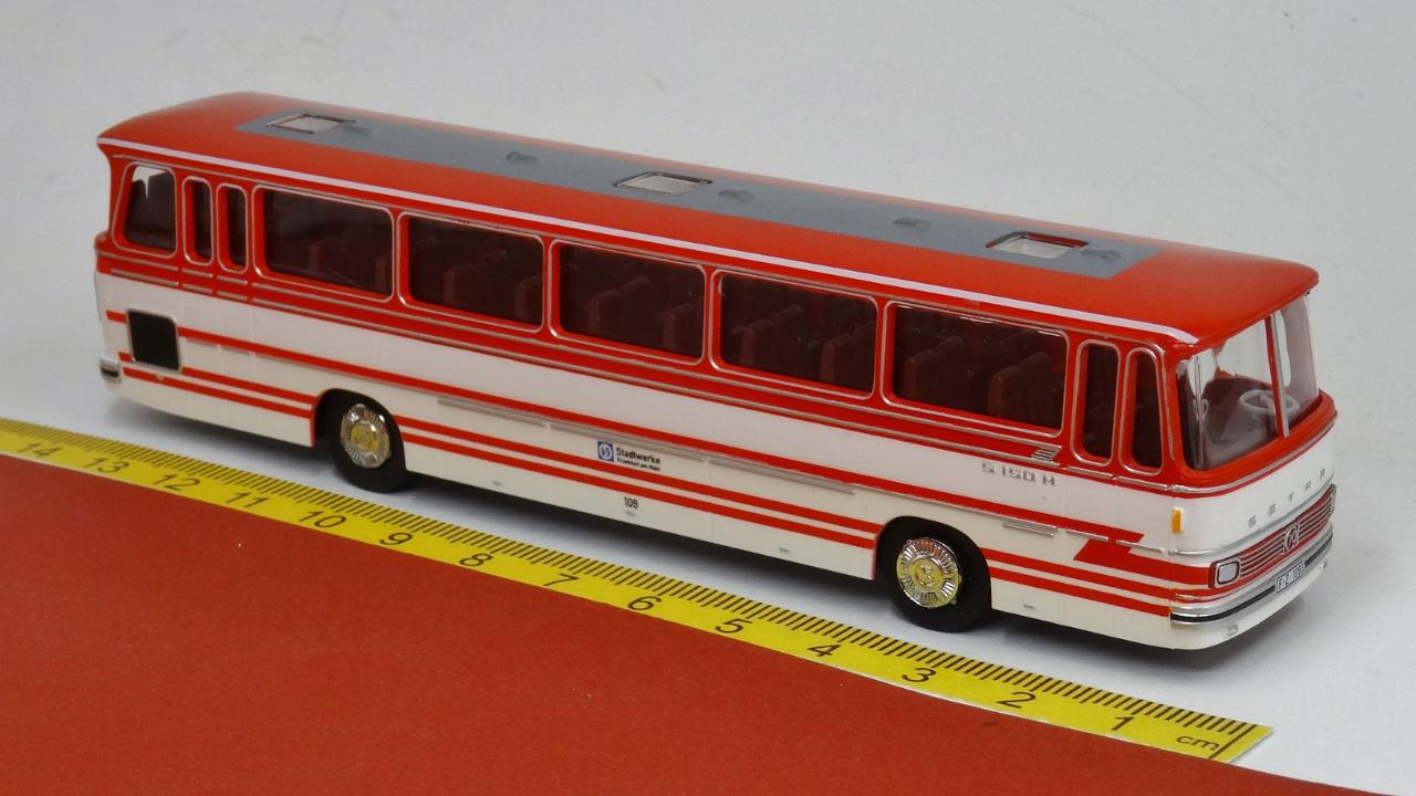Setra S 150 Reisebus: Stadtwerke Frankfurt - VK-Modelle 30516